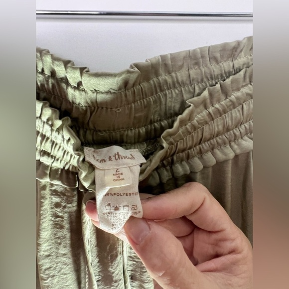 Hem & thread large comfy pants with slits up the side Olive color. A70 - Picture 3 of 4